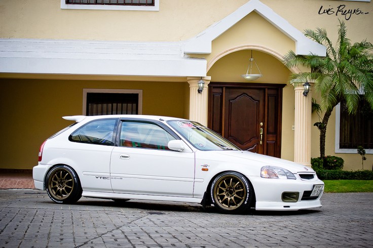 8608553350_63e222bded_b